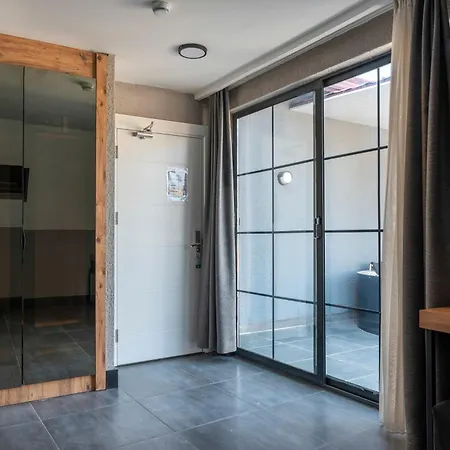 Mielo Lara Hotel