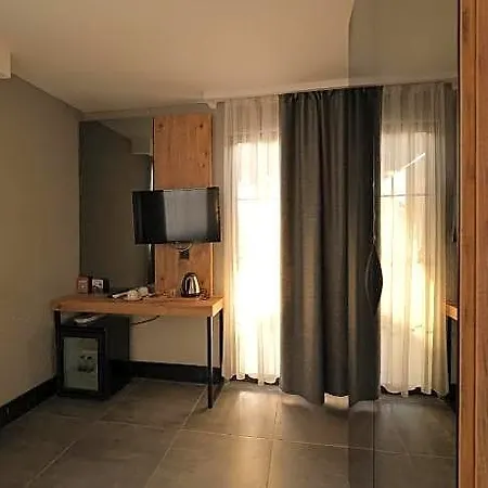 Hotel Mielo Lara