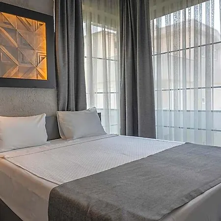 Hotel Mielo Lara 3*