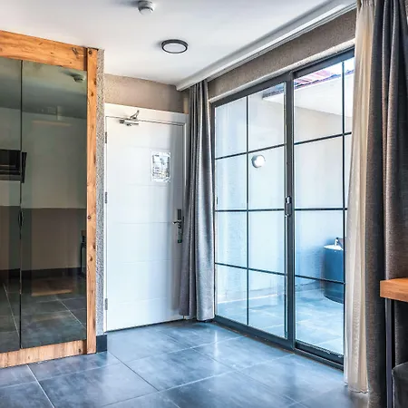 Hotel Mielo Lara