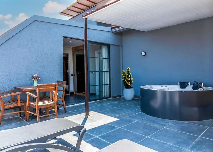 Hotel Mielo Lara 4*